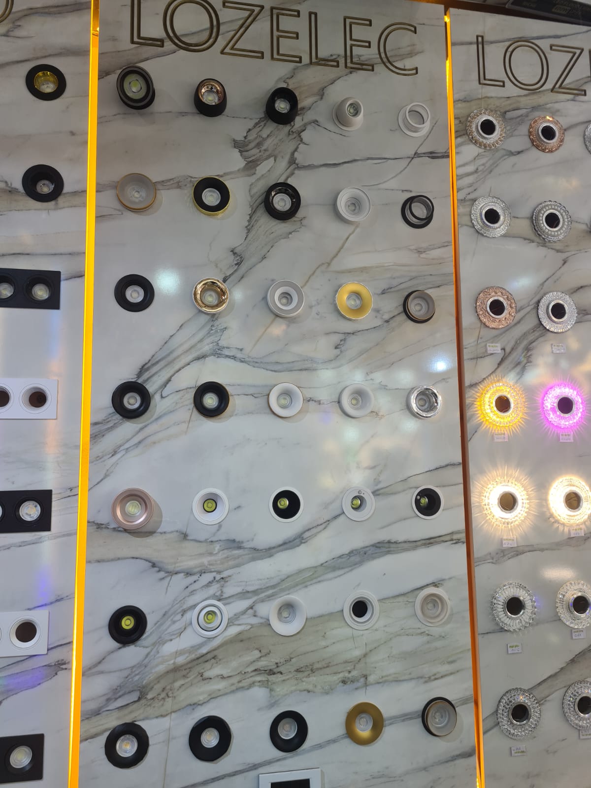 تشكيلة سبوتات LED